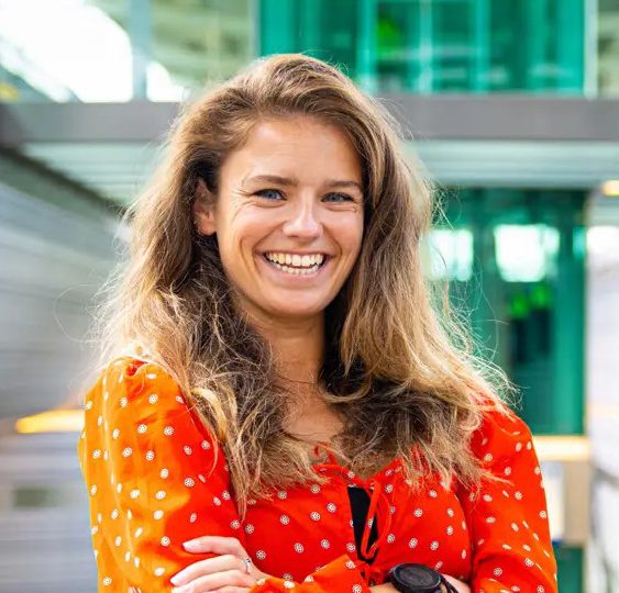 Elise Koning zocht als adviseur omgevingscommunicatie bij ProRail een tekstschrijver voor interviews in Groningen bij het project Groningen Spoorzone.